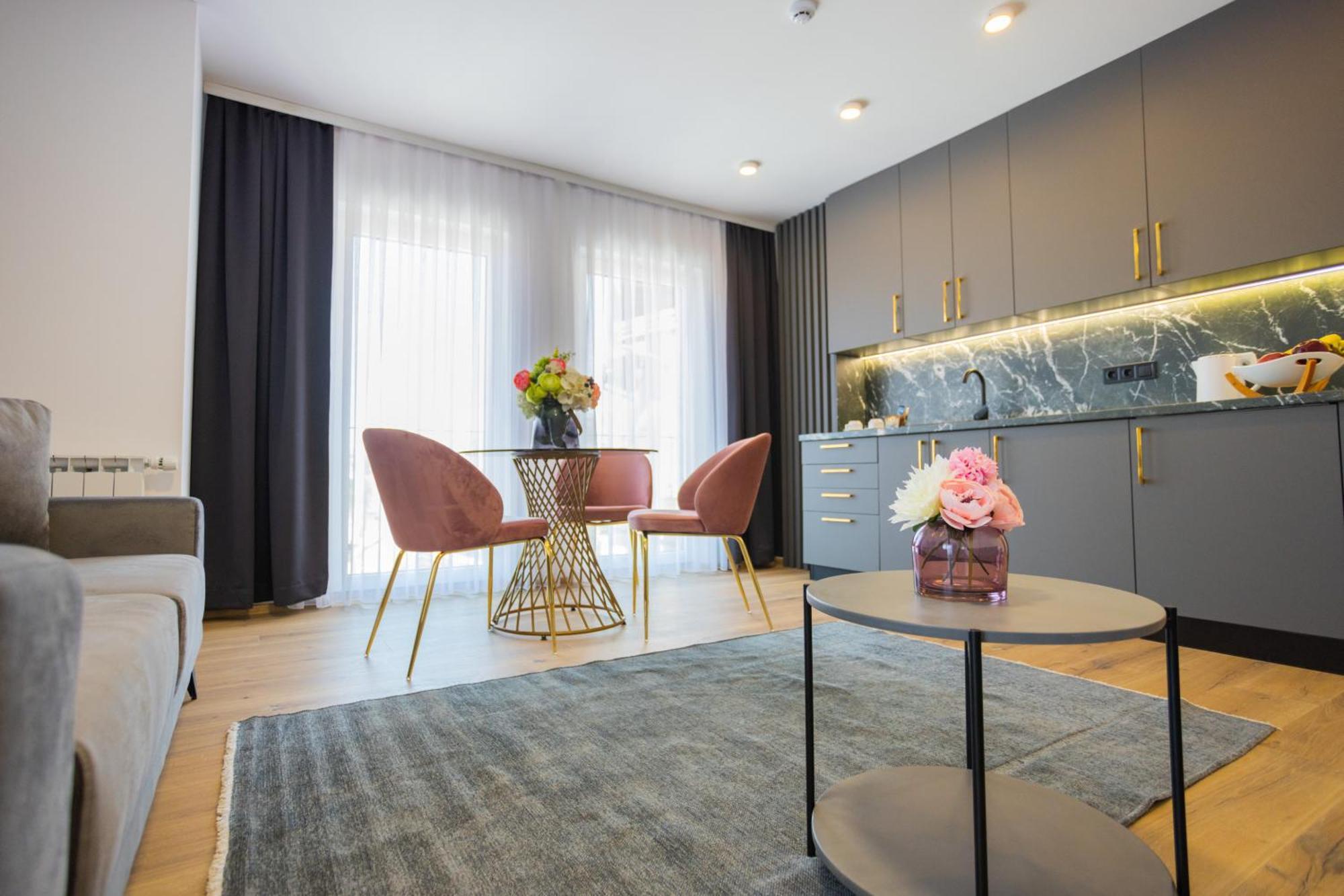 Happy House Old Town Luxury Apartment Sarajevo Luaran gambar
